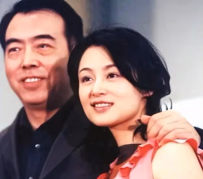 陳飛宇睡粉翻車,牽連陳凱歌陳紅往事被曝光,前妻洪晃笑到最後