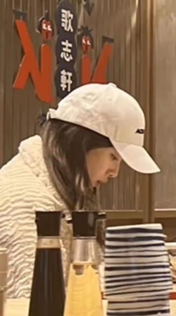 明星情人節花樣多:鄧超送蔬菜花,黃子韜徐藝洋被吐槽是團建