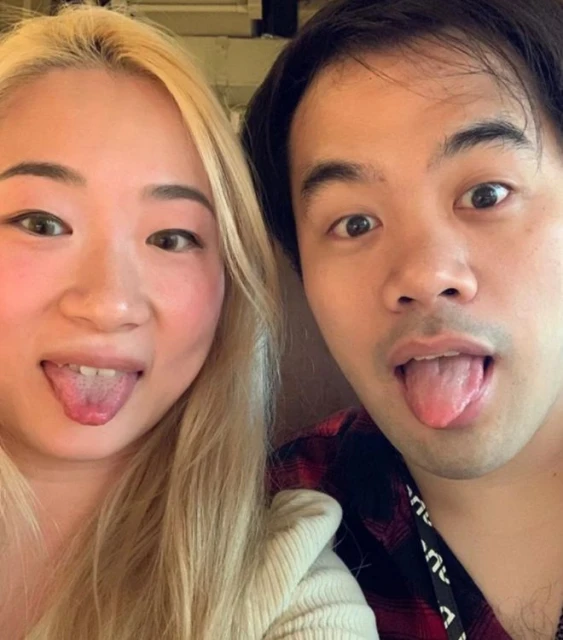 鍾鎮濤兒子情人節送花給章小蕙,破母子不和傳聞,還與女友秀恩愛