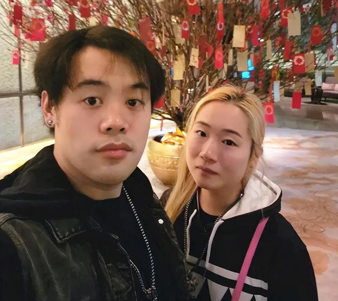 鍾鎮濤兒子情人節送花給章小蕙,破母子不和傳聞,還與女友秀恩愛