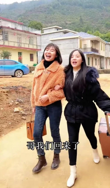 小馬雲范小勤出鏡錄段子,看美女一臉傻笑,范叔未出鏡或又鬧罷工