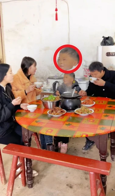 小馬雲范小勤出鏡錄段子,看美女一臉傻笑,范叔未出鏡或又鬧罷工