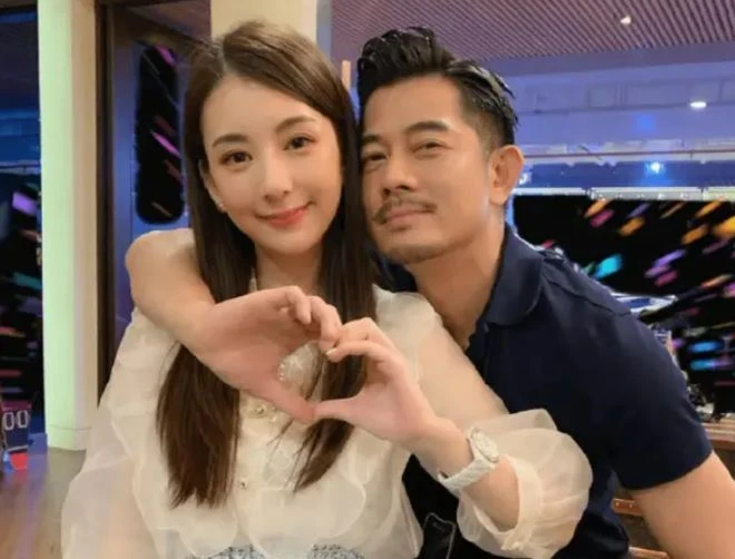 郭富城情人節收女兒賀卡,C寶手寫中文表白爸媽,老父親激動炫耀