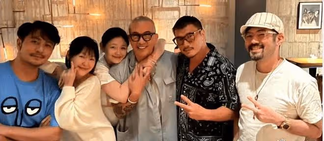 情人節沒禮物還分開過,在國外不忘消費大S,具俊曄真的愛她嗎?