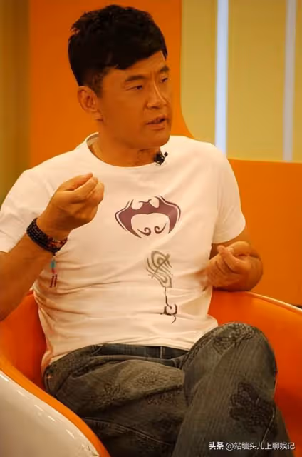於榮光:拍戲40年無緋聞,63歲時,妻兒堅決和他離婚分家產