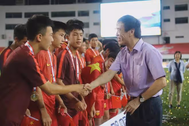 在任三年半，陳戌源乾了些什麼？