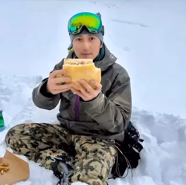 25歲粉絲滑雪偶遇謝霆鋒，發文稱其為叔叔，引髮網友不滿