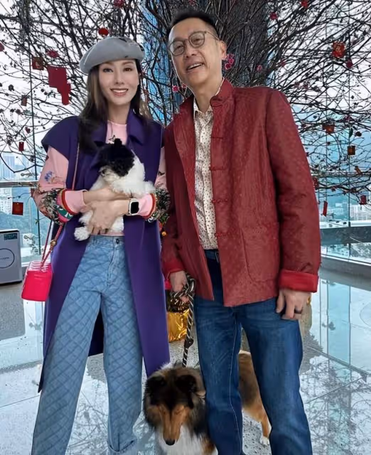 許晉亨陪李嘉欣滑雪慶祝情人節，鮮花擺滿整個桌子給老婆驚喜