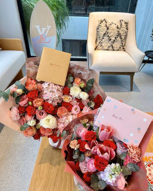 劉德華小姨子過情人節,奢華豪宅如宮殿,後院草坪堪比足球場