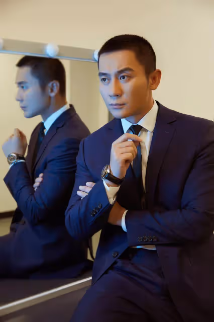 李晨開麵館，竇驍俞灝明捧場，統一標識的白色T恤好似男團