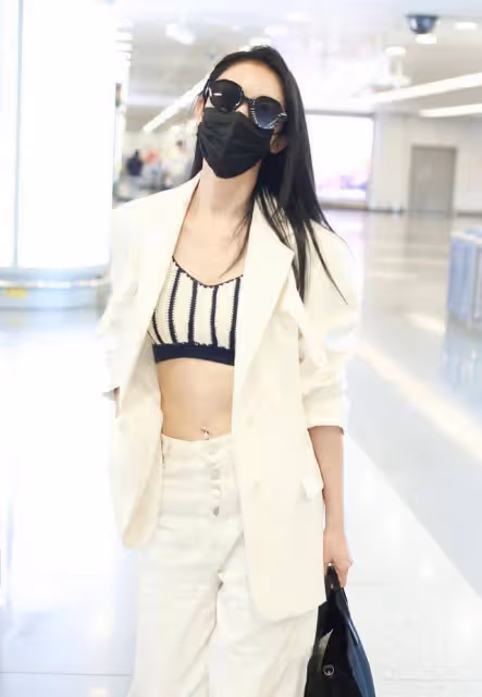 37歲張儷曬健身美照,蜂腰翹臀、臍環搶鏡,立志十天練出馬甲線
