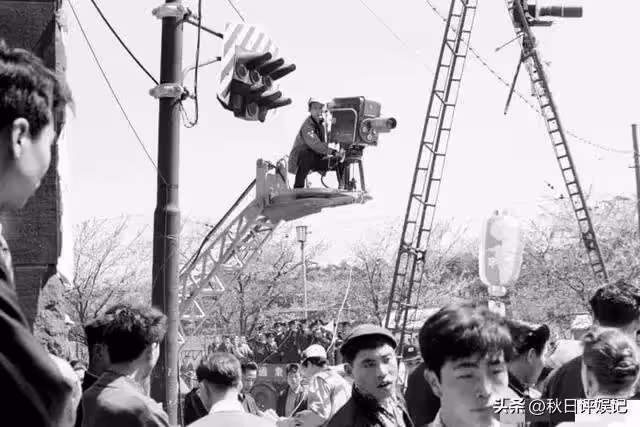 明仁美智子大婚盛況空前，珠圓玉潤的新娘坐著馬車如童話里的公主