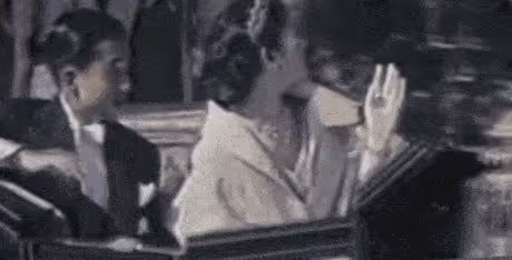 明仁美智子大婚盛況空前，珠圓玉潤的新娘坐著馬車如童話里的公主