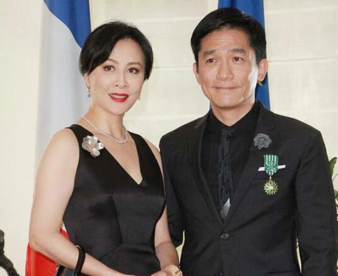 梁朝偉初戀惹爭議!情人節曬與偉仔合影,點贊認同劉嘉玲不如她美