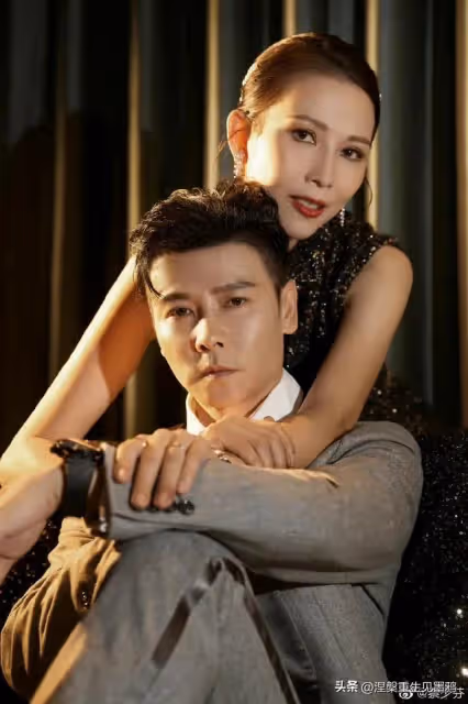 蔡少芬情人節夜晚收到驚喜，隔空對張晉說:愛你，愛你