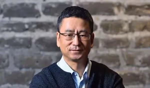 白岩松:兒子你要是考上北京最好的高中,咱爺倆就斷絕關係吧,中考成績出來後,爺倆都鬆了口氣!