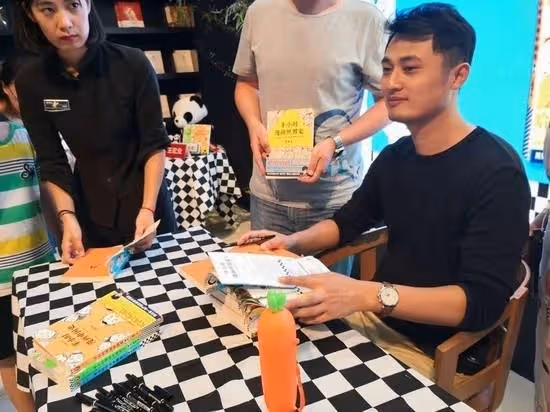白岩松：兒子你要是考上北京最好的高中，咱爺倆就斷絕關係吧，中考成績出來後，爺倆都鬆了口氣！