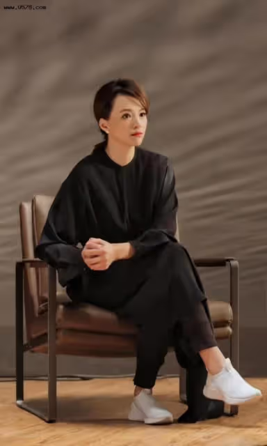 最愛國的董卿去美國生孩子了,最愛國的白岩松把兒子送去英國留學,最愛國的倪萍帶兒子去美國看病,出國熱潮何時結束