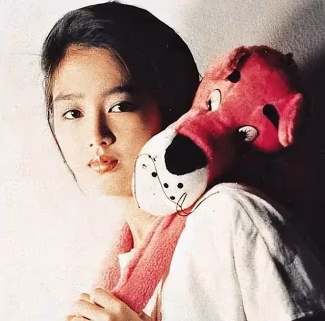 朱麗倩:最神秘的天王嫂,46歲高齡生女,嫁給劉德華只是為了愛情