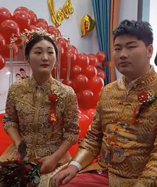 網傳朱小偉在供電局當門衛,陳萌回學校上班,大衣哥做了對的選擇