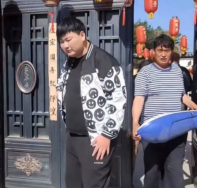 網傳朱小偉在供電局當門衛,陳萌回學校上班,大衣哥做了對的選擇
