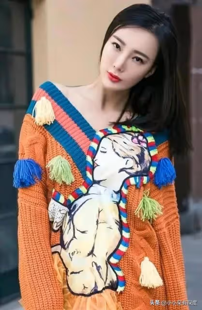 王李丹妮近照,靈動優雅、嬌俏可人,她現在變得更加知性、賢淑