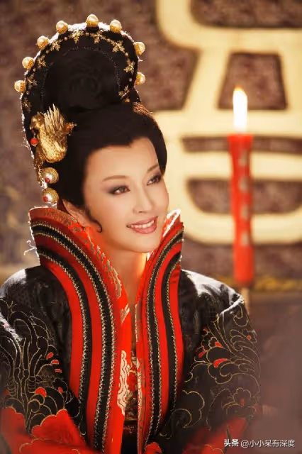 王李丹妮近照,靈動優雅、嬌俏可人,她現在變得更加知性、賢淑