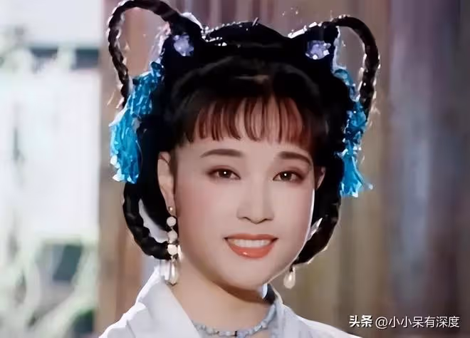 王李丹妮近照,靈動優雅、嬌俏可人,她現在變得更加知性、賢淑