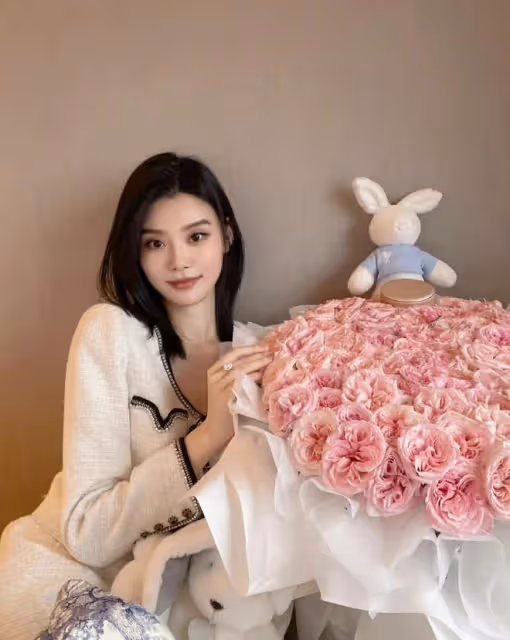 情人節:金莎官宣戀愛,周杰倫送花又下廚,張傑卻對謝娜很敷衍!