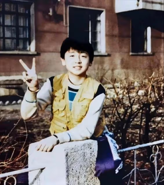 雷佳音:穿萬元短褲逛街閒庭散步,路人沒認出來,11歲女兒顏值高