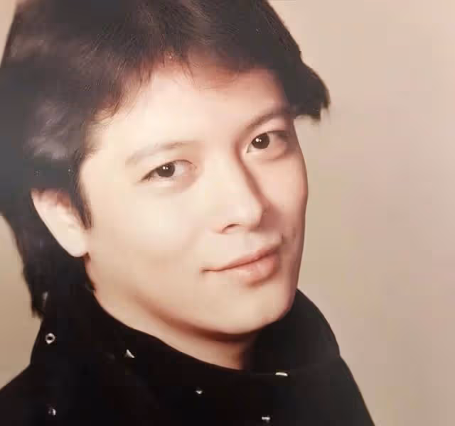 突傳死訊！台灣知名男歌手因心肌梗塞離世，與混血大帥哥傳緋聞