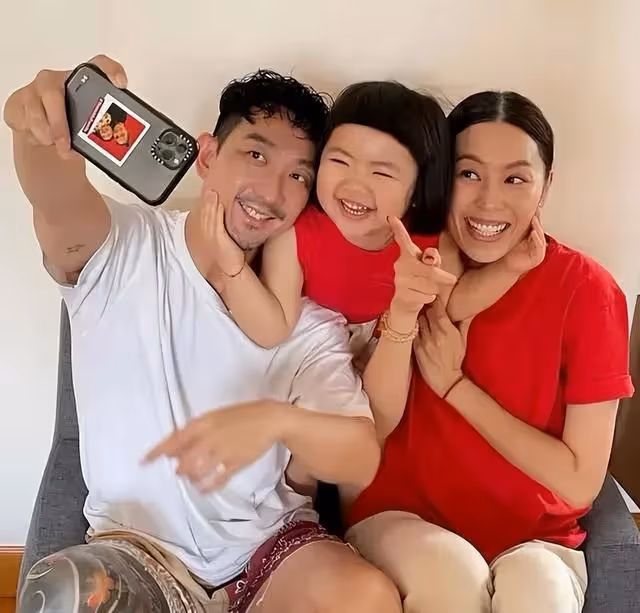 香港知名男星宣布二胎性別，曾因酒駕令其醒悟，要肩負家庭責任