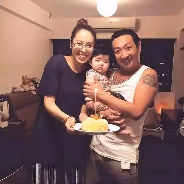 香港知名男星宣布二胎性別，曾因酒駕令其醒悟，要肩負家庭責任