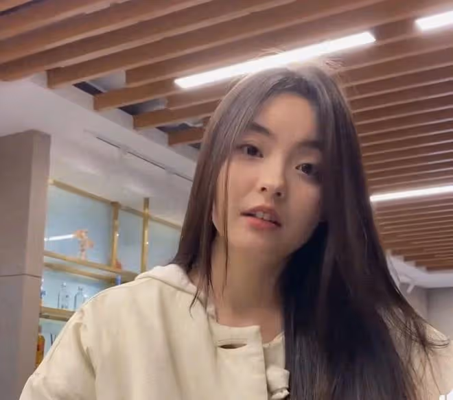 床照事件後續：女方正在辦離婚，陳飛宇被爆在陳凱歌門口跪一天