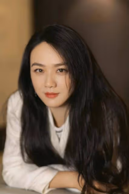 44歲湯唯現狀，放著豪宅不住，去鄉下養雞種菜，多少人羨慕到哭