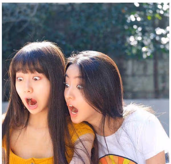 木村拓哉兩女兒都出道，私服簡約可愛，姐妹倆鏡頭感十足