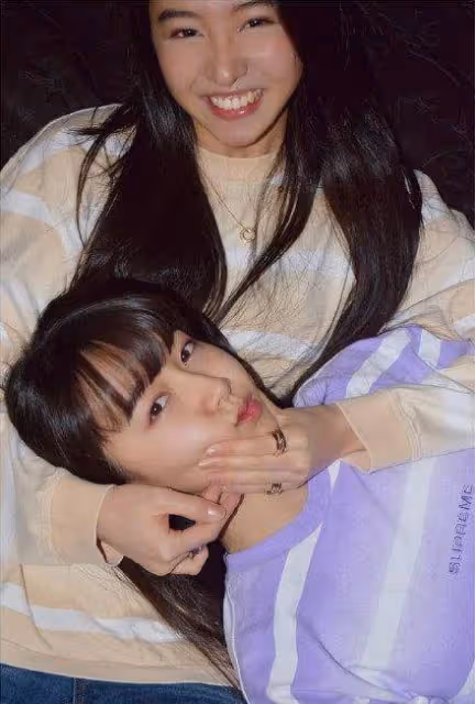 木村拓哉兩女兒都出道，私服簡約可愛，姐妹倆鏡頭感十足