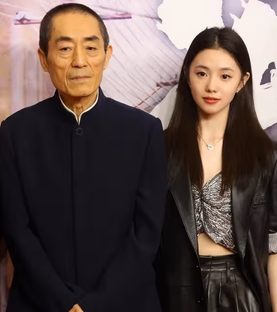 曝知名導演晚節不保,包養當紅小花、討好男頂流,細節指向張藝謀