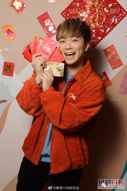 冼靖峰身材輸蝕要操肌谷大胸!何晉樂去年幾黑仔無被打沉