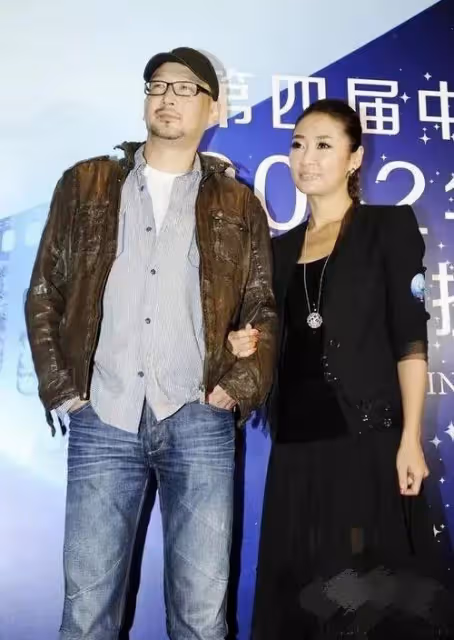 管虎連夜清空動態，丁昱彤帳號被禁言，梁靜的表面婚姻終於到頭了