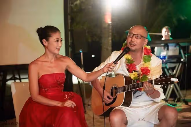 管虎連夜清空動態，丁昱彤帳號被禁言，梁靜的表面婚姻終於到頭了