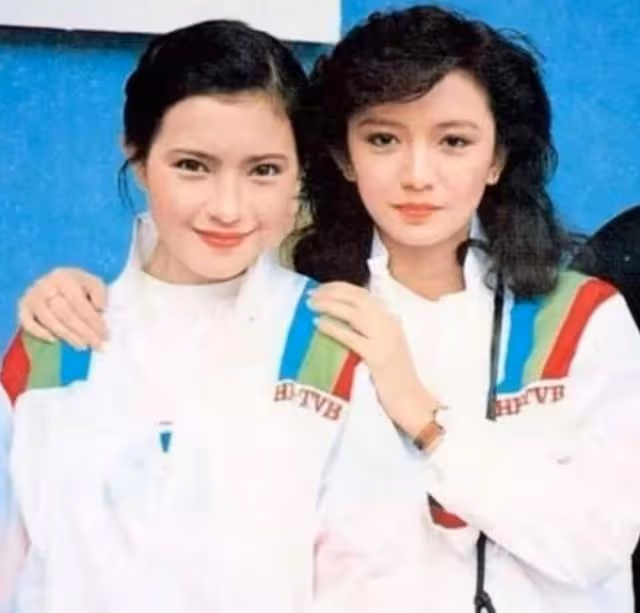 至今單身！港女星情人節曬與梁朝偉舊照稱是初戀情人，網友：好勇