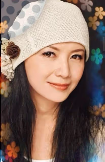 至今單身！港女星情人節曬與梁朝偉舊照稱是初戀情人，網友：好勇