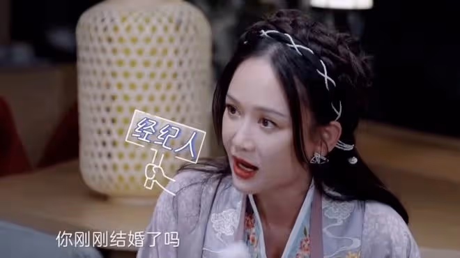 陳喬恩夫婦慶祝婚後首個情人節，Alan在地上鋪花瓣，承諾永遠愛她