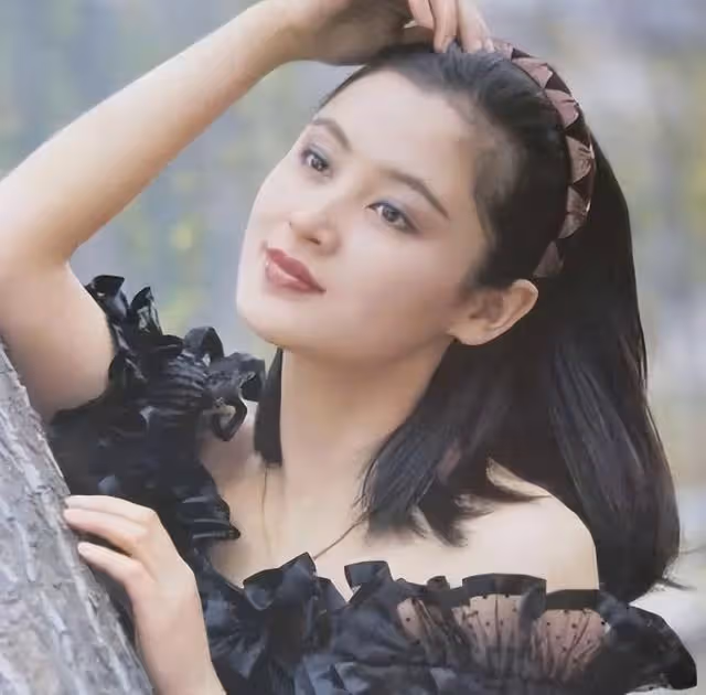 阿瑟，我也不想的嘛。陳飛宇塌了，媽媽陳紅卻驚艷了時光