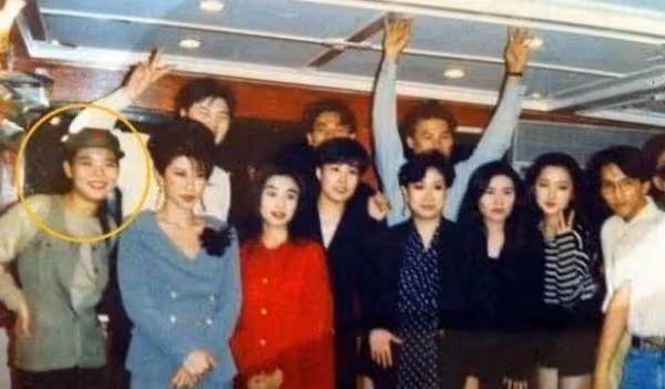 1999年,28歲的謝津洗完澡後,從23樓的家中一躍而下,當場斃命。毀掉她的,居然是她曾經扇在別人臉上的「一巴掌」。