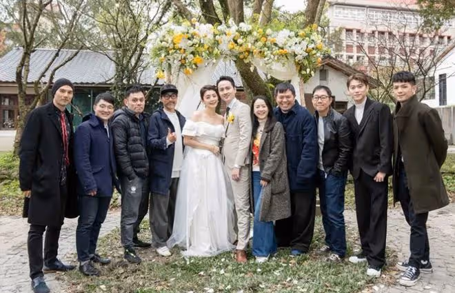 恭喜!台灣知名女星夏如芝與小7歲老公補辦婚禮,2歲女兒當花童