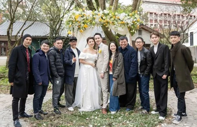 恭喜!台灣知名女星夏如芝與小7歲老公補辦婚禮,2歲女兒當花童