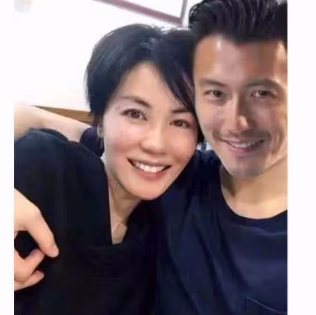 一次,張柏芝在節目中說:每一個男人都會有外遇。蔡康永驚訝不已:肯定會有例外的。沒想到張柏芝直言快語:是有,估計是很白痴的那種。