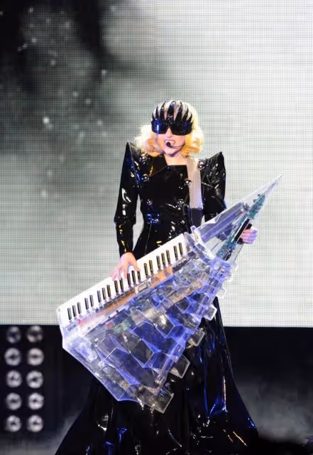 全球搏出位第一位人！Lady Gaga 20個改變時尚史的驚天造型